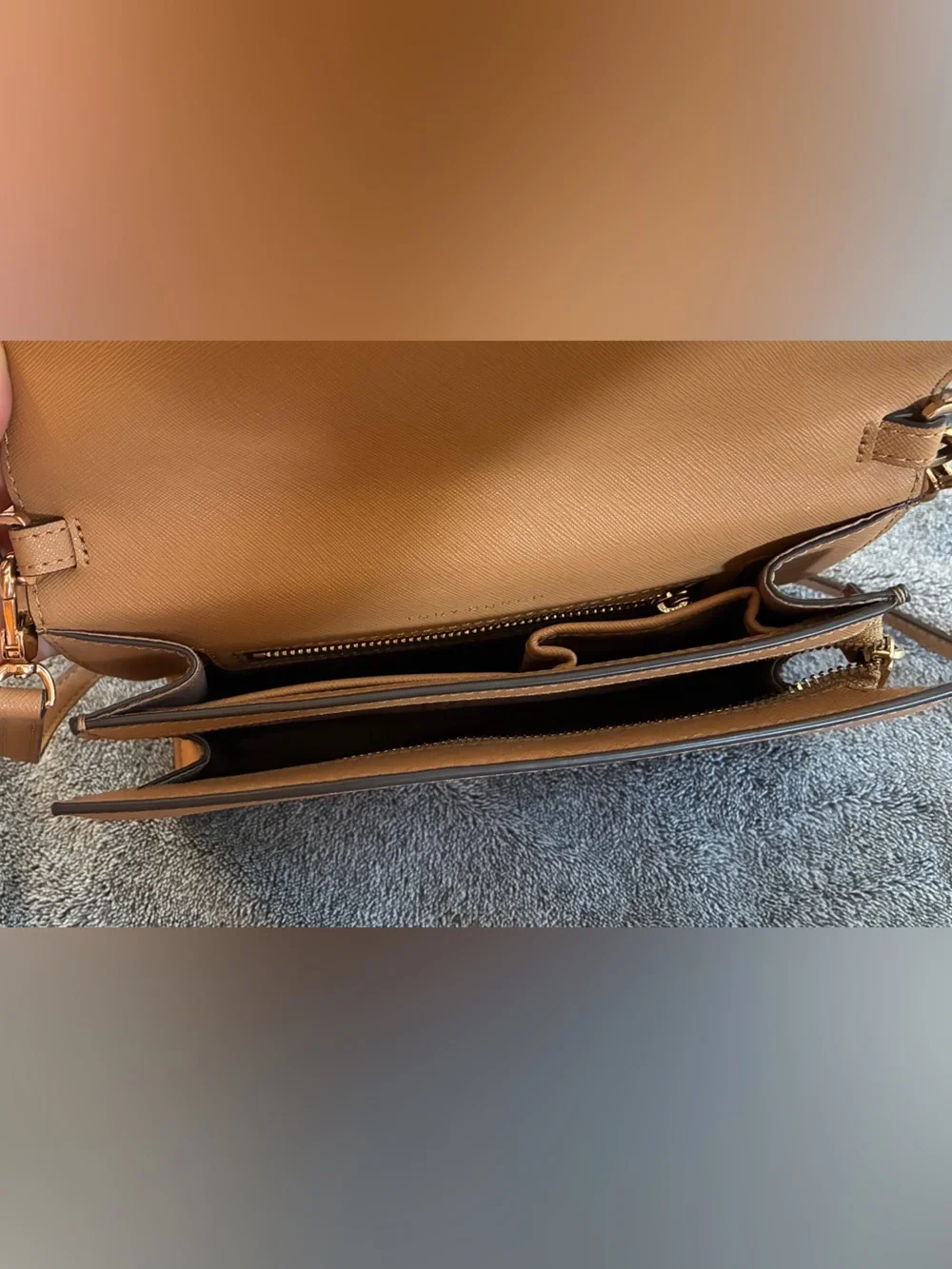 Tory Burch Tan Leather Crossbody Shoulder Bag with Gold Hardware